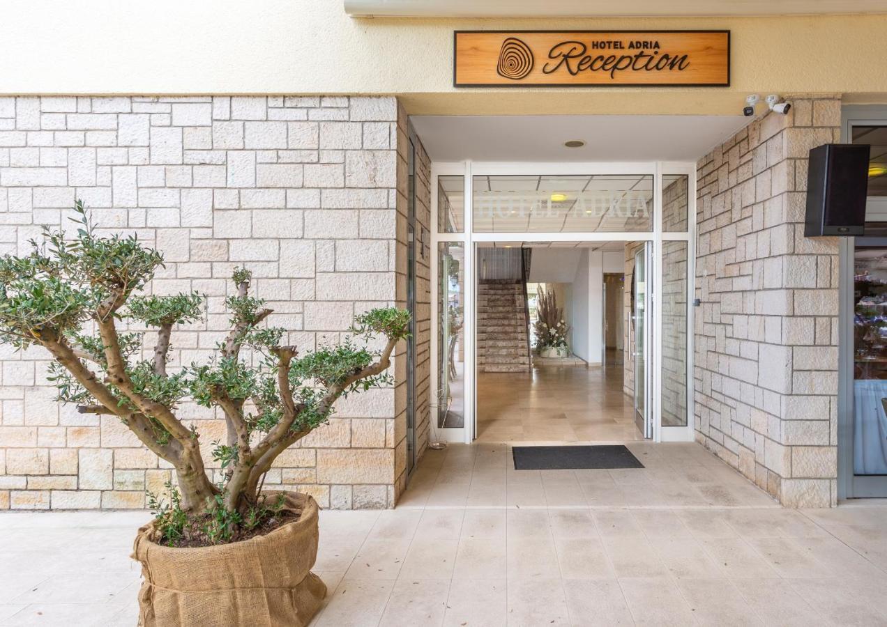 Hotel Adria Малинска Екстериор снимка