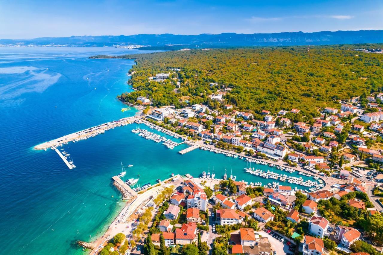 Hotel Adria Малинска Екстериор снимка