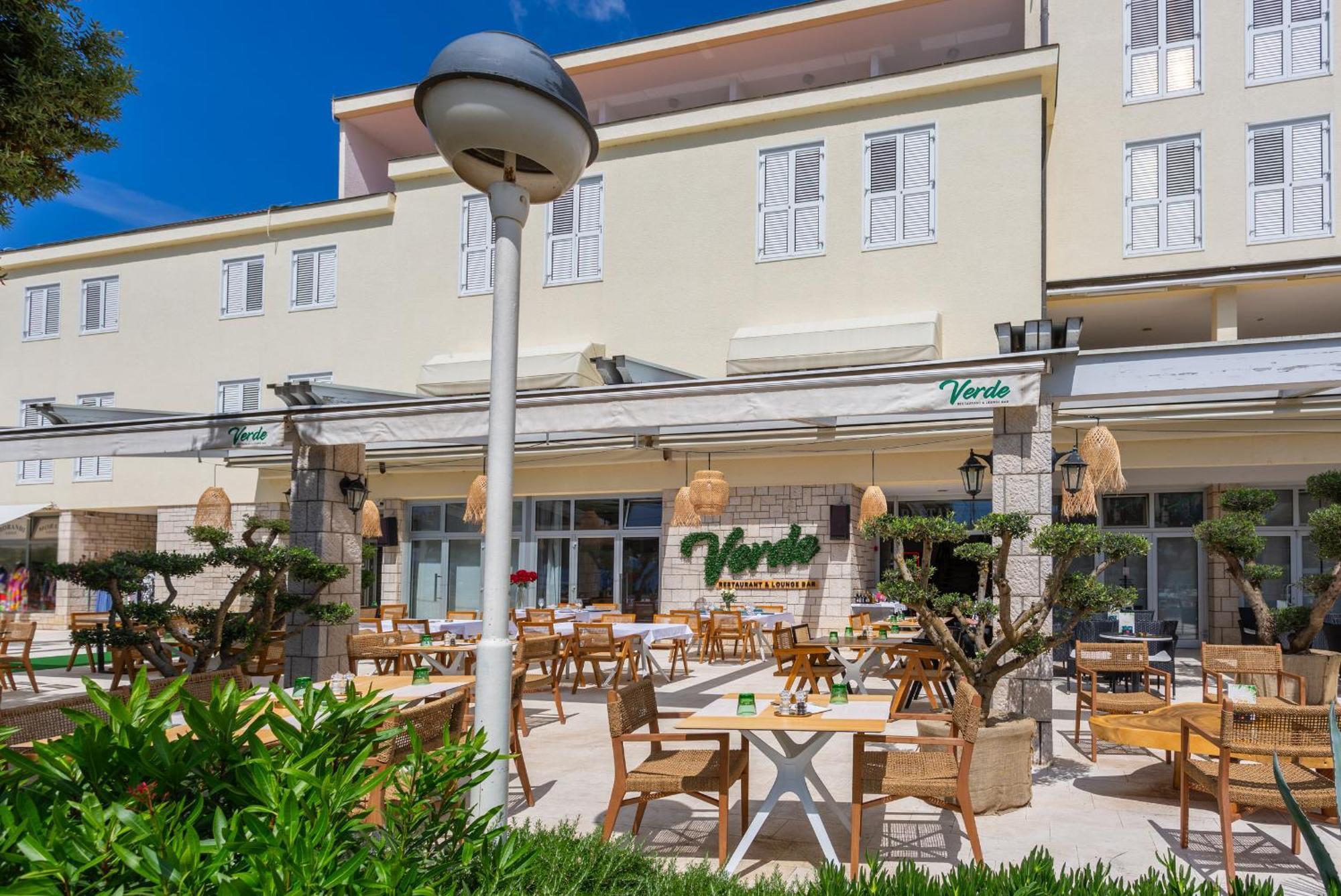 Hotel Adria Малинска Екстериор снимка