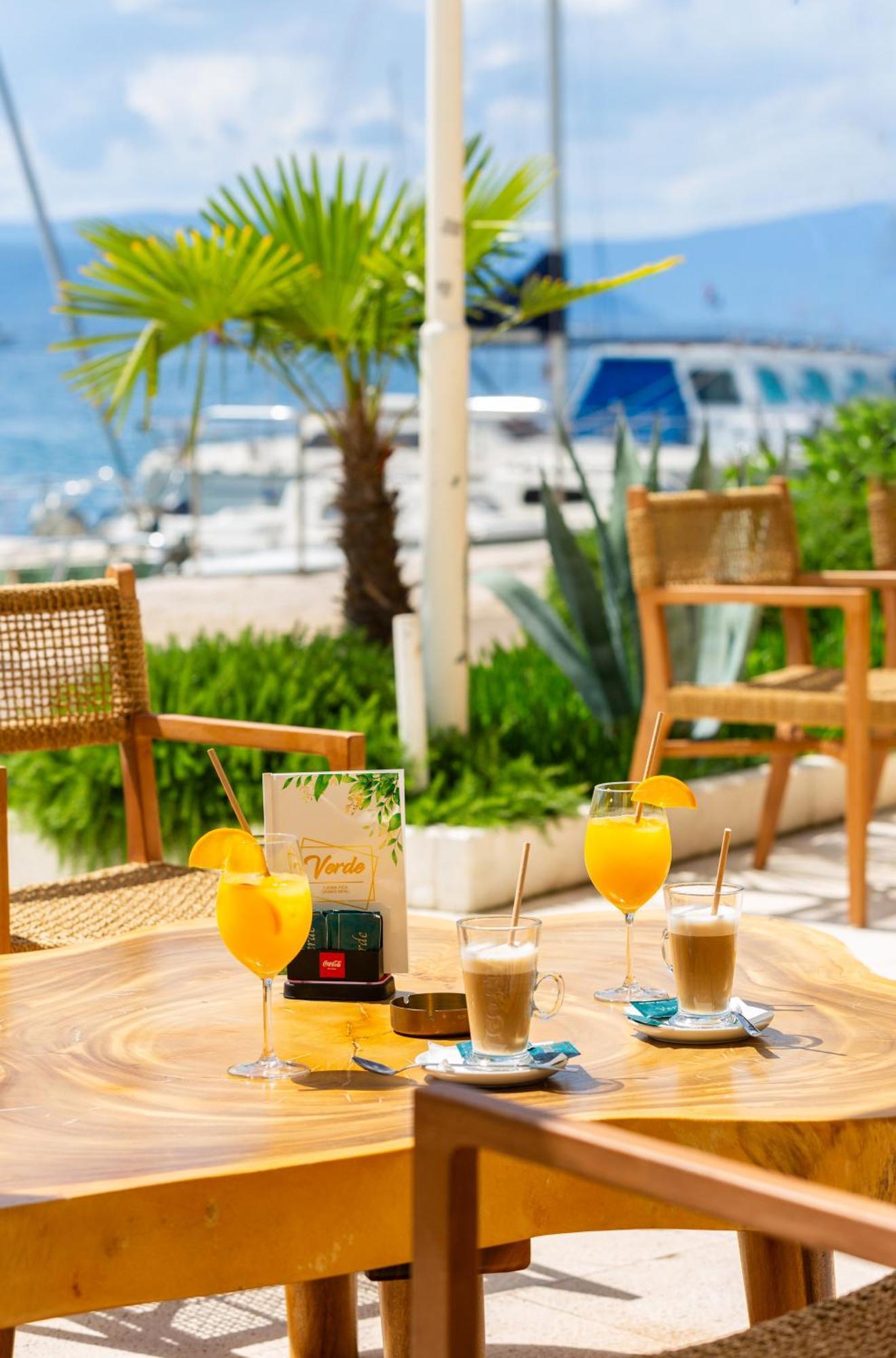 Hotel Adria Малинска Екстериор снимка