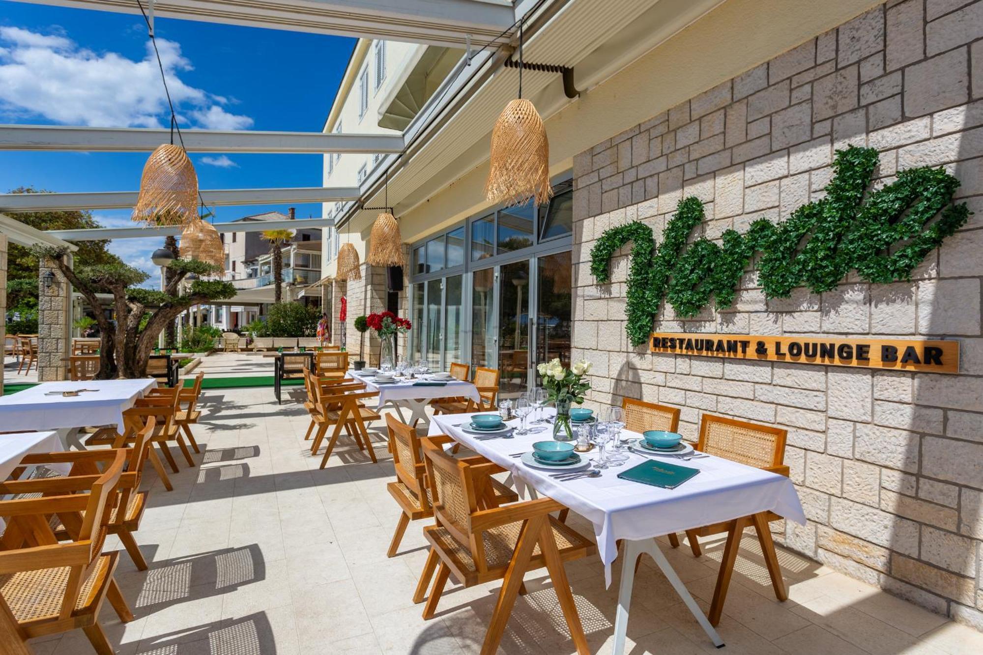 Hotel Adria Малинска Екстериор снимка